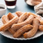 Mini churros assados com doce de leite